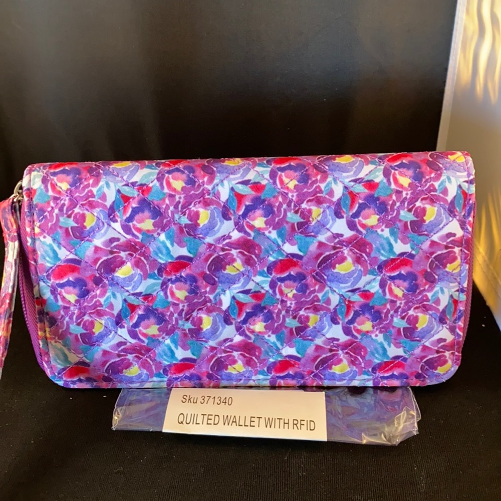 Quilted wallet with RFID